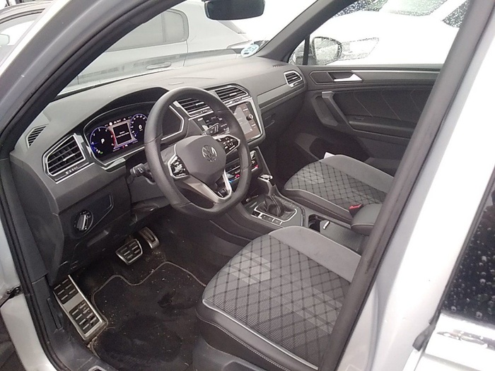 Volkswagen Tiguan R-Line 2.0 TDI 110 kW (150 CV) DSG Vehículo usado en Madrid Volkswagen Tiguan R-Line 2.0 TDI 110 kW (150 CV) DSG Vehículo usado en Madrid