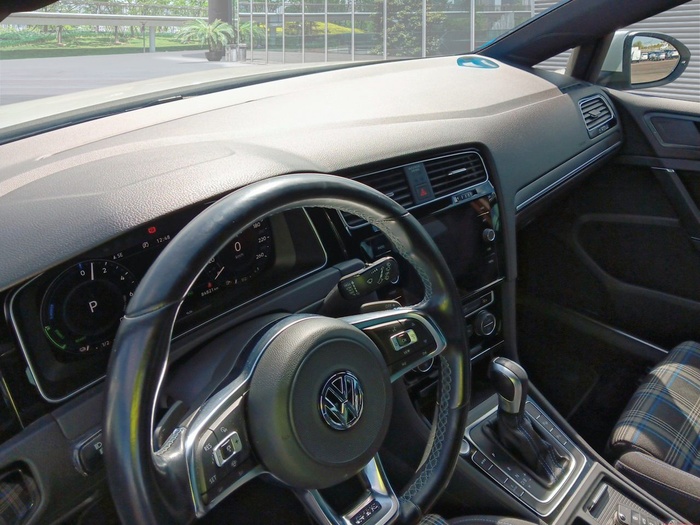 Volkswagen Golf GTE 1.4 TSI e-Power 150 kW (204 CV) DSG Vehículo usado en Madrid Volkswagen Golf GTE 1.4 TSI e-Power 150 kW (204 CV) DSG Vehículo usado en Madrid