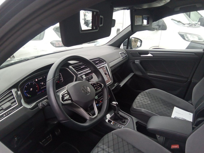 Volkswagen Tiguan R-Line 2.0 TDI 110 kW (150 CV) DSG Vehículo usado en Madrid Volkswagen Tiguan R-Line 2.0 TDI 110 kW (150 CV) DSG Vehículo usado en Madrid