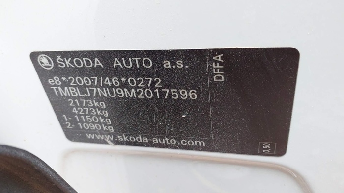 Skoda Karoq 2.0 TDI Ambition 4X4 DSG 110 kW (150 CV) Vehículo usado en Madrid Skoda Karoq 2.0 TDI Ambition 4X4 DSG 110 kW (150 CV) Vehículo usado en Madrid