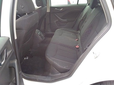 Skoda Kamiq 1.0 TSI Emotion DSG 81 kW (110 CV) 9 Skoda Kamiq 1.0 TSI Emotion DSG 81 kW (110 CV) 9