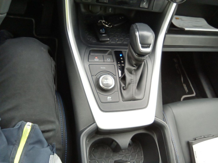 Toyota Rav4 2.5l hybrid Style 4WD 163 kW (222 CV) Vehículo usado en Madrid Toyota Rav4 2.5l hybrid Style 4WD 163 kW (222 CV) Vehículo usado en Madrid