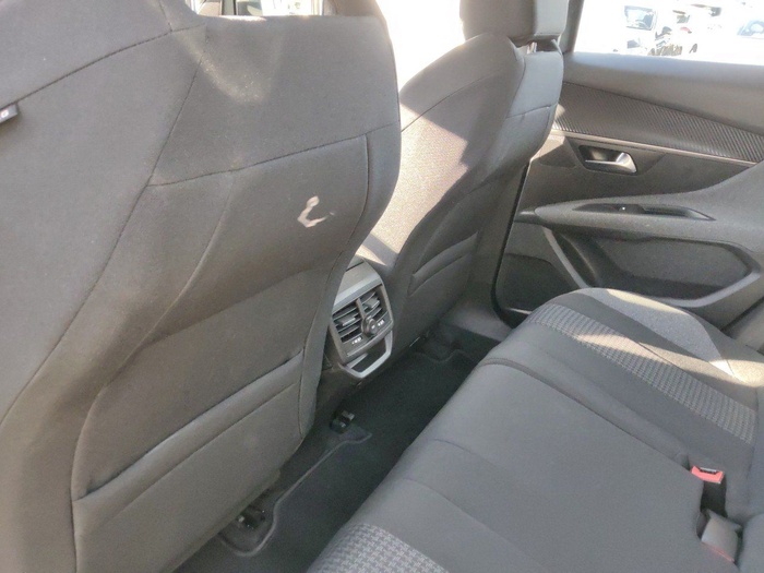 Peugeot 3008 BlueHDi 130 S&S Active Pack 96 kW (130 CV) Vehículo usado en Madrid Peugeot 3008 BlueHDi 130 S&S Active Pack 96 kW (130 CV) Vehículo usado en Madrid