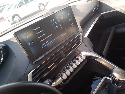 Peugeot 3008 BlueHDi 130 S&S Active Pack 96 kW (130 CV) 9 Peugeot 3008 BlueHDi 130 S&S Active Pack 96 kW (130 CV) 9