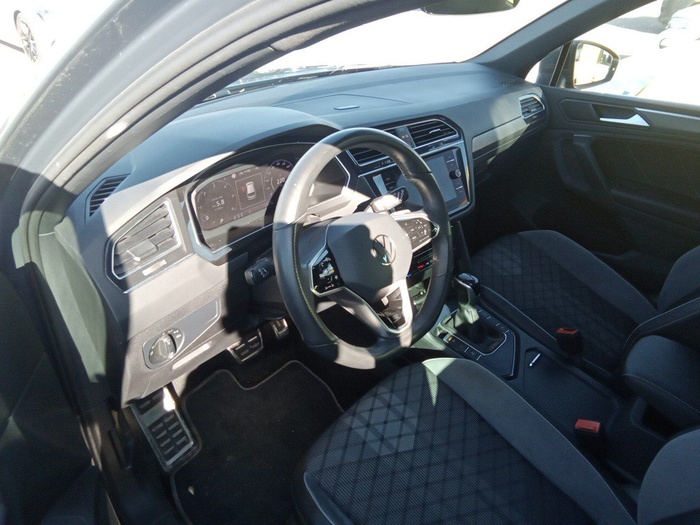 Volkswagen Tiguan R-Line 2.0 TDI 110 kW (150 CV) DSG Vehículo usado en Madrid Volkswagen Tiguan R-Line 2.0 TDI 110 kW (150 CV) DSG Vehículo usado en Madrid