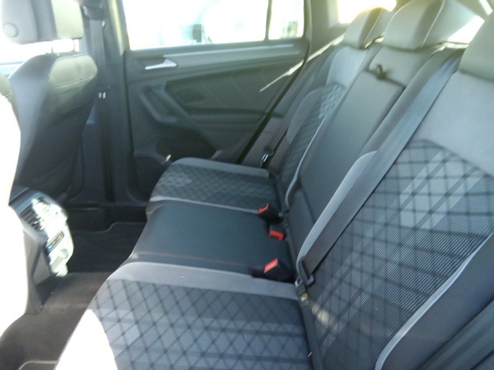 Volkswagen Tiguan R-Line 2.0 TDI 110 kW (150 CV) DSG Vehículo usado en Madrid Volkswagen Tiguan R-Line 2.0 TDI 110 kW (150 CV) DSG Vehículo usado en Madrid