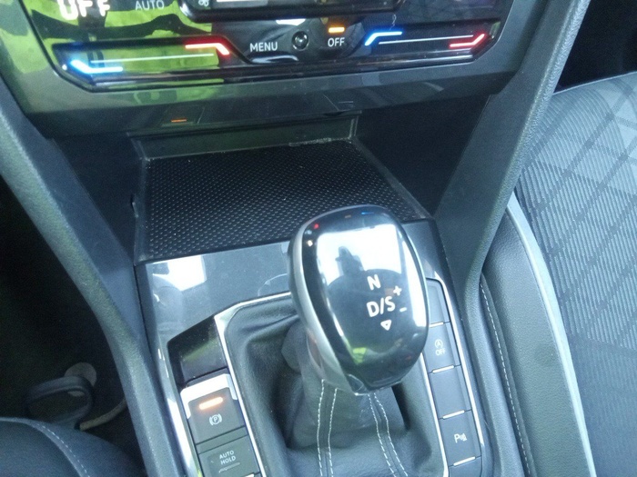 Volkswagen Tiguan R-Line 2.0 TDI 110 kW (150 CV) DSG Vehículo usado en Madrid Volkswagen Tiguan R-Line 2.0 TDI 110 kW (150 CV) DSG Vehículo usado en Madrid