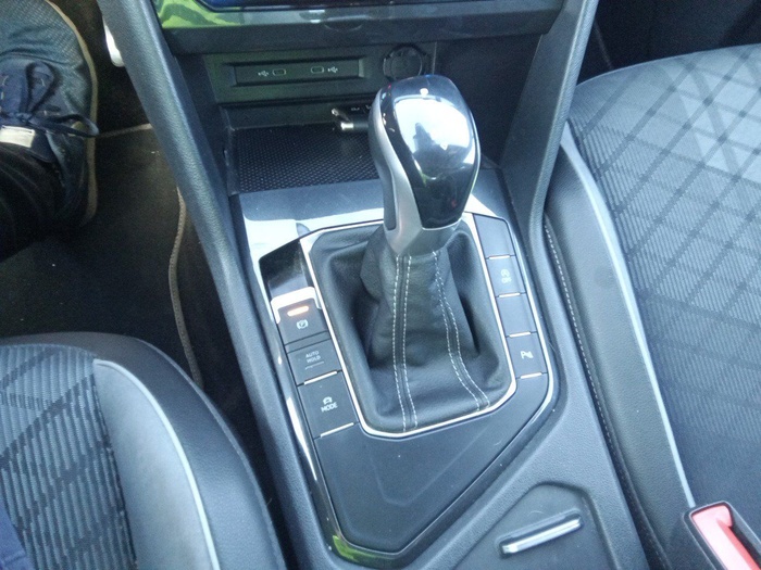 Volkswagen Tiguan R-Line 2.0 TDI 110 kW (150 CV) DSG Vehículo usado en Madrid Volkswagen Tiguan R-Line 2.0 TDI 110 kW (150 CV) DSG Vehículo usado en Madrid