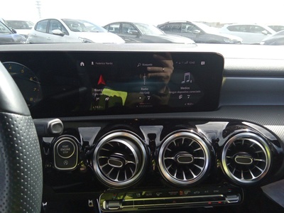 Mercedes-Benz CLA 180 100 kW (136 CV) 14 Mercedes-Benz CLA 180 100 kW (136 CV) 14