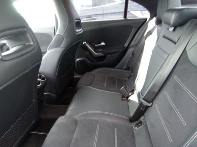 Mercedes-Benz CLA 180 100 kW (136 CV) 9 Mercedes-Benz CLA 180 100 kW (136 CV) 9