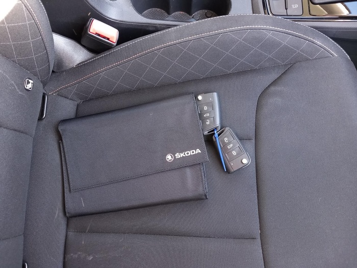 Skoda Kamiq 1.0 TSI Ambition DSG 81 kW (110 CV) Vehículo usado en Madrid Skoda Kamiq 1.0 TSI Ambition DSG 81 kW (110 CV) Vehículo usado en Madrid