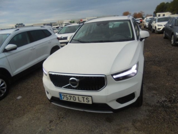 Volvo XC40 T3 Momentum Pro Auto 120 kW (163 CV) Vehículo usado en Madrid Volvo XC40 T3 Momentum Pro Auto 120 kW (163 CV) Vehículo usado en Madrid