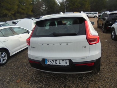 Volvo XC40 T3 Momentum Pro Auto 120 kW (163 CV) 5 Volvo XC40 T3 Momentum Pro Auto 120 kW (163 CV) 5