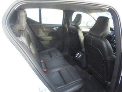 Volvo XC40 T3 Momentum Pro Auto 120 kW (163 CV) 14 Volvo XC40 T3 Momentum Pro Auto 120 kW (163 CV) 14