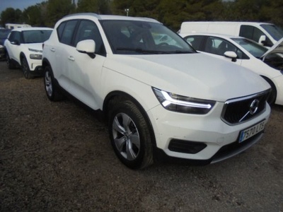 Volvo XC40 T3 Momentum Pro Auto 120 kW (163 CV) 3 Volvo XC40 T3 Momentum Pro Auto 120 kW (163 CV) 3
