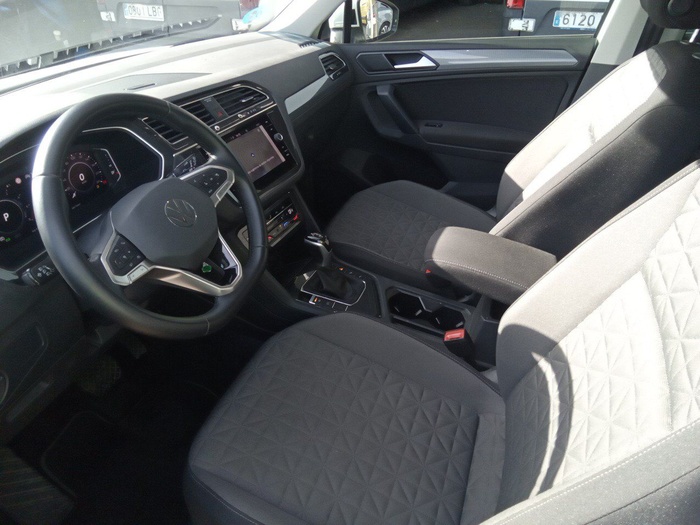 Volkswagen Tiguan Life 1.4 TSI eHybrid 180 kW (245 CV) DSG Vehículo usado en Madrid Volkswagen Tiguan Life 1.4 TSI eHybrid 180 kW (245 CV) DSG Vehículo usado en Madrid