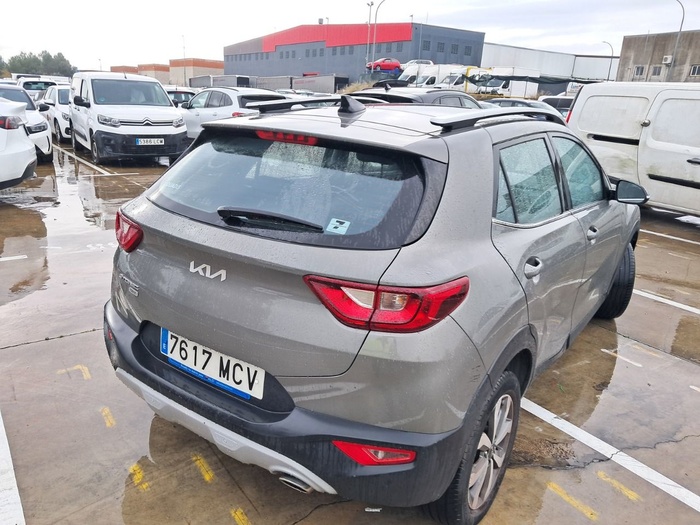 Kia Stonic 1.0 T-GDi MHEV Drive iMT 88 kW (120 CV) Vehículo usado en Madrid Kia Stonic 1.0 T-GDi MHEV Drive iMT 88 kW (120 CV) Vehículo usado en Madrid