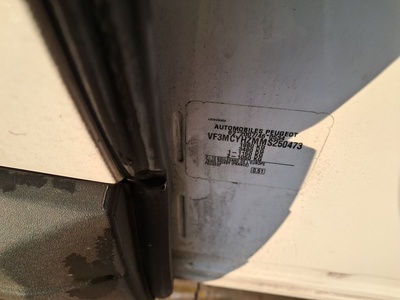 Peugeot 3008 BlueHDi 130 S&S Active Pack 96 kW (130 CV) 10 Peugeot 3008 BlueHDi 130 S&S Active Pack 96 kW (130 CV) 10