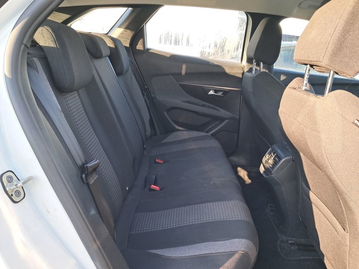 Peugeot 3008 BlueHDi 130 S&S Active Pack 96 kW (130 CV) Vehículo usado en Madrid Peugeot 3008 BlueHDi 130 S&S Active Pack 96 kW (130 CV) Vehículo usado en Madrid