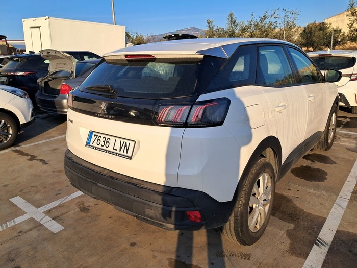 Peugeot 3008 BlueHDi 130 S&S Active Pack 96 kW (130 CV) Vehículo usado en Madrid Peugeot 3008 BlueHDi 130 S&S Active Pack 96 kW (130 CV) Vehículo usado en Madrid