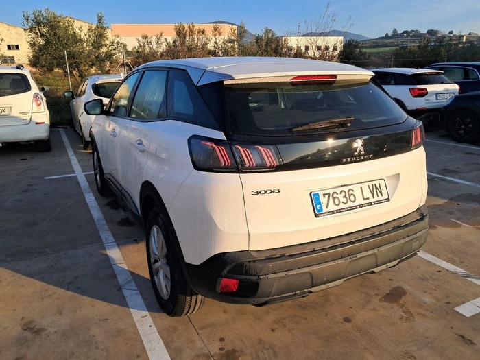Peugeot 3008 BlueHDi 130 S&S Active Pack 96 kW (130 CV) Vehículo usado en Madrid Peugeot 3008 BlueHDi 130 S&S Active Pack 96 kW (130 CV) Vehículo usado en Madrid