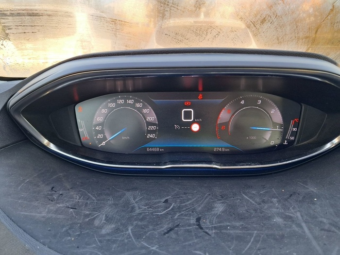 Peugeot 3008 BlueHDi 130 S&S Active Pack 96 kW (130 CV) Vehículo usado en Madrid Peugeot 3008 BlueHDi 130 S&S Active Pack 96 kW (130 CV) Vehículo usado en Madrid