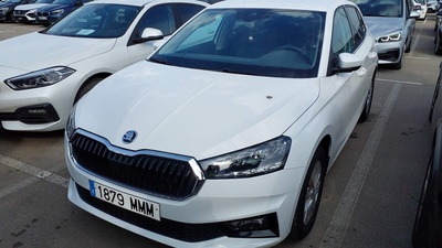 Skoda Fabia 1.0 MPI Essence 59 kW (80 CV) 10 Skoda Fabia 1.0 MPI Essence 59 kW (80 CV) 10