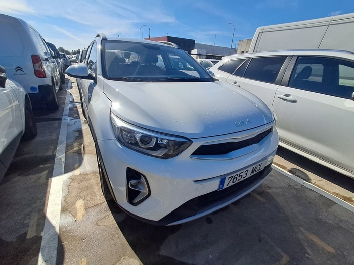 Kia Stonic 1.0 T-GDi MHEV iMT Concept 74 kW (100 CV) Vehículo usado en Madrid Kia Stonic 1.0 T-GDi MHEV iMT Concept 74 kW (100 CV) Vehículo usado en Madrid