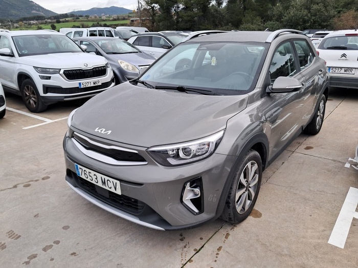 Kia Stonic 1.0 T-GDi MHEV Drive iMT 88 kW (120 CV) Vehículo usado en Madrid Kia Stonic 1.0 T-GDi MHEV Drive iMT 88 kW (120 CV) Vehículo usado en Madrid
