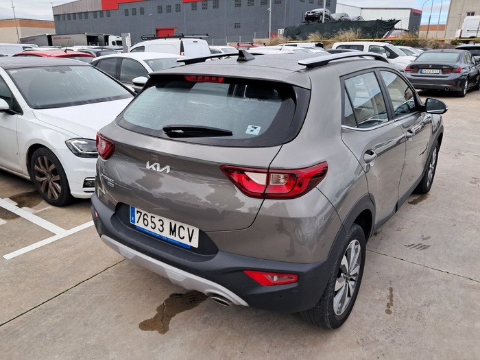 Kia Stonic 1.0 T-GDi MHEV Drive iMT 88 kW (120 CV) Vehículo usado en Madrid Kia Stonic 1.0 T-GDi MHEV Drive iMT 88 kW (120 CV) Vehículo usado en Madrid