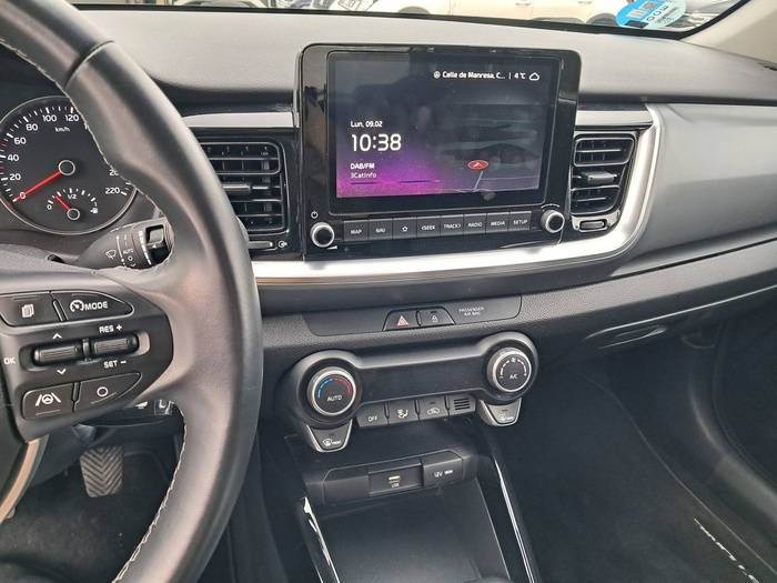 Kia Stonic 1.0 T-GDi MHEV Drive iMT 88 kW (120 CV) Vehículo usado en Madrid Kia Stonic 1.0 T-GDi MHEV Drive iMT 88 kW (120 CV) Vehículo usado en Madrid