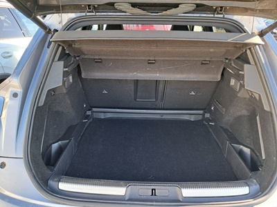 DS DS7 Crossback BlueHDi 130 DE Bastille + AT 96 kW (130 CV) 9 DS DS7 Crossback BlueHDi 130 DE Bastille + AT 96 kW (130 CV) 9