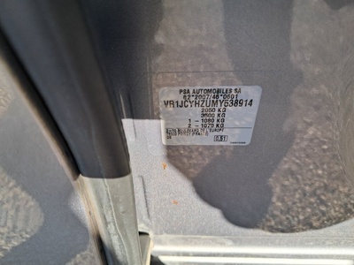 DS DS7 Crossback BlueHDi 130 DE Bastille + AT 96 kW (130 CV) 15 DS DS7 Crossback BlueHDi 130 DE Bastille + AT 96 kW (130 CV) 15