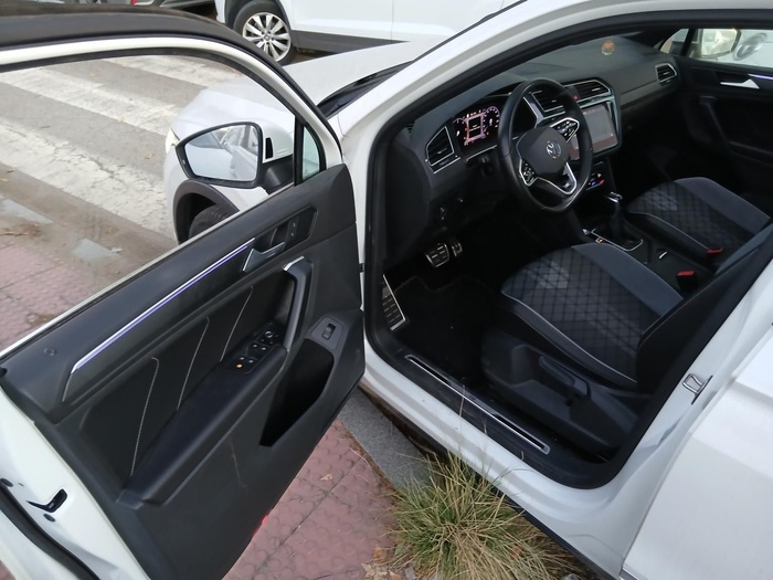 Volkswagen Tiguan R-Line 2.0 TDI 110 kW (150 CV) DSG Vehículo usado en Madrid Volkswagen Tiguan R-Line 2.0 TDI 110 kW (150 CV) DSG Vehículo usado en Madrid