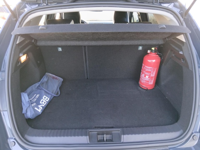 Renault Captur Zen E-TECH Híbrido enchufable 118 kW (160 CV) Vehículo usado en Madrid Renault Captur Zen E-TECH Híbrido enchufable 118 kW (160 CV) Vehículo usado en Madrid