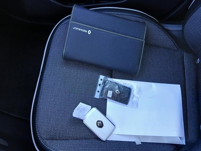 Renault Captur Zen E-TECH Híbrido enchufable 118 kW (160 CV) 9 Renault Captur Zen E-TECH Híbrido enchufable 118 kW (160 CV) 9