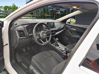 Nissan Qashqai DIG-T 140 mHEV Acenta 4x2 103 kW (140 CV) 7 Nissan Qashqai DIG-T 140 mHEV Acenta 4x2 103 kW (140 CV) 7