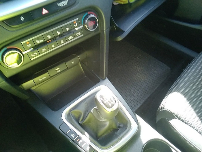 Kia Ceed 1.0 T-GDI Drive 74 kW (100 CV) Vehículo usado en Madrid Kia Ceed 1.0 T-GDI Drive 74 kW (100 CV) Vehículo usado en Madrid