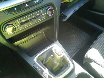 Kia Ceed 1.0 T-GDI Drive 74 kW (100 CV) 11 Kia Ceed 1.0 T-GDI Drive 74 kW (100 CV) 11