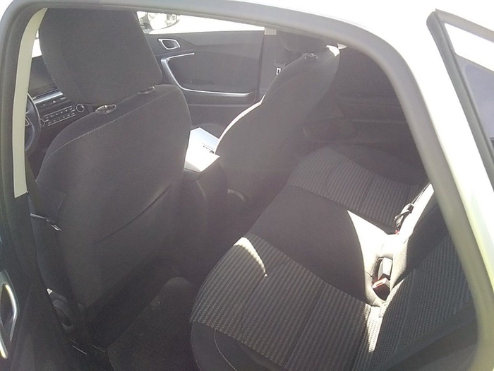 Kia Ceed 1.0 T-GDI Drive 74 kW (100 CV) Vehículo usado en Madrid Kia Ceed 1.0 T-GDI Drive 74 kW (100 CV) Vehículo usado en Madrid