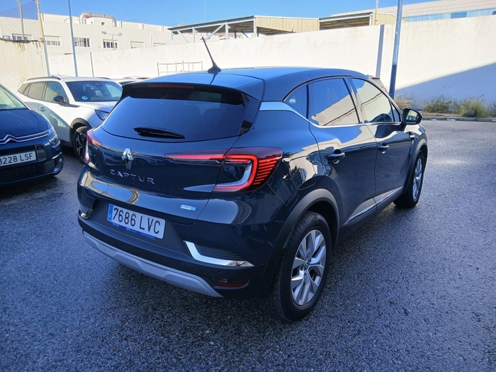 Renault Captur Zen E-TECH Híbrido enchufable 118 kW (160 CV) Vehículo usado en Madrid Renault Captur Zen E-TECH Híbrido enchufable 118 kW (160 CV) Vehículo usado en Madrid
