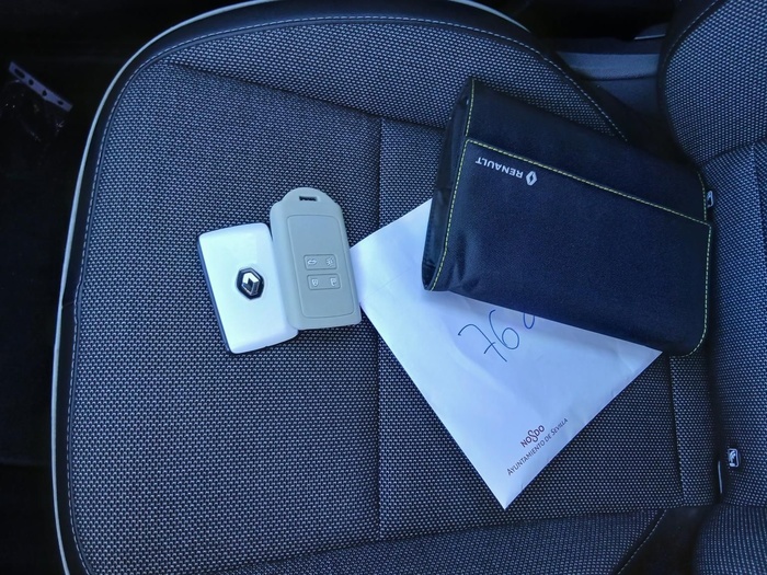 Renault Captur Zen E-TECH Híbrido enchufable 118 kW (160 CV) Vehículo usado en Madrid Renault Captur Zen E-TECH Híbrido enchufable 118 kW (160 CV) Vehículo usado en Madrid