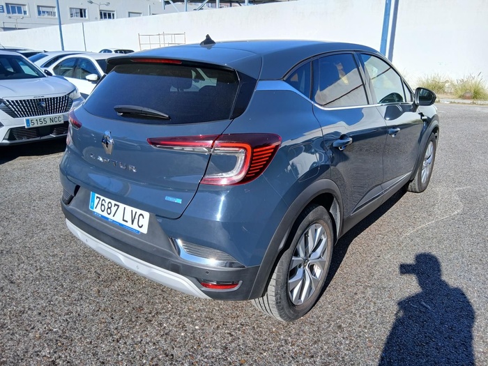 Renault Captur Zen E-TECH Híbrido enchufable 118 kW (160 CV) Vehículo usado en Madrid Renault Captur Zen E-TECH Híbrido enchufable 118 kW (160 CV) Vehículo usado en Madrid