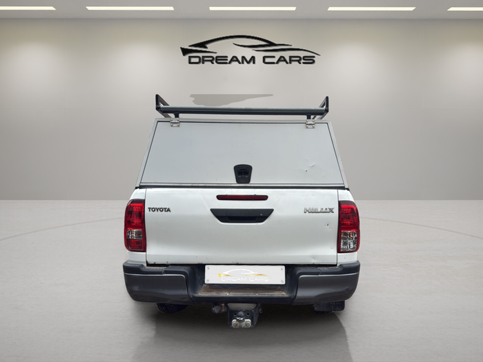 Toyota Hilux 2.4 D-4D Doble Cabina GX 110 kW (150 CV) Vehículo usado en Madrid Toyota Hilux 2.4 D-4D Doble Cabina GX 110 kW (150 CV) Vehículo usado en Madrid