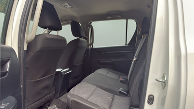 Toyota Hilux 2.4 D-4D Doble Cabina GX 110 kW (150 CV) 16 Toyota Hilux 2.4 D-4D Doble Cabina GX 110 kW (150 CV) 16