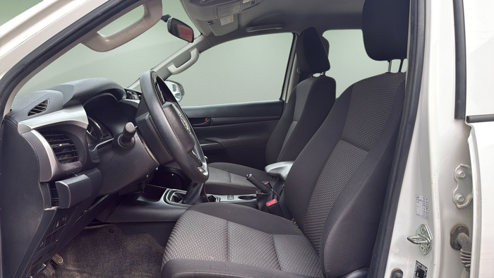 Toyota Hilux 2.4 D-4D Doble Cabina GX 110 kW (150 CV) Vehículo usado en Madrid Toyota Hilux 2.4 D-4D Doble Cabina GX 110 kW (150 CV) Vehículo usado en Madrid