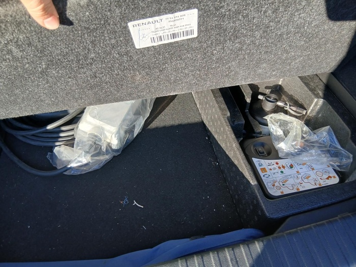 Renault Captur Zen E-TECH Híbrido enchufable 118 kW (160 CV) Vehículo usado en Madrid Renault Captur Zen E-TECH Híbrido enchufable 118 kW (160 CV) Vehículo usado en Madrid