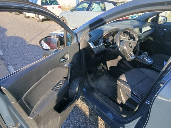 Renault Captur Zen E-TECH Híbrido enchufable 118 kW (160 CV) Vehículo usado en Madrid Renault Captur Zen E-TECH Híbrido enchufable 118 kW (160 CV) Vehículo usado en Madrid