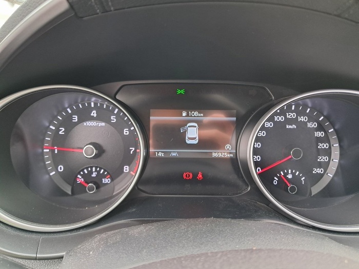 Kia Ceed 1.0 T-GDI Drive 74 kW (100 CV) Vehículo usado en Madrid Kia Ceed 1.0 T-GDI Drive 74 kW (100 CV) Vehículo usado en Madrid