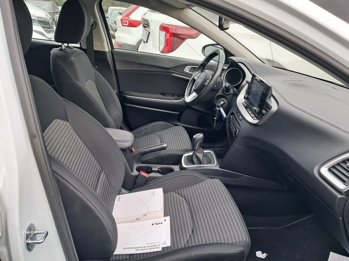 Kia Ceed 1.0 T-GDI Drive 74 kW (100 CV) Vehículo usado en Madrid Kia Ceed 1.0 T-GDI Drive 74 kW (100 CV) Vehículo usado en Madrid